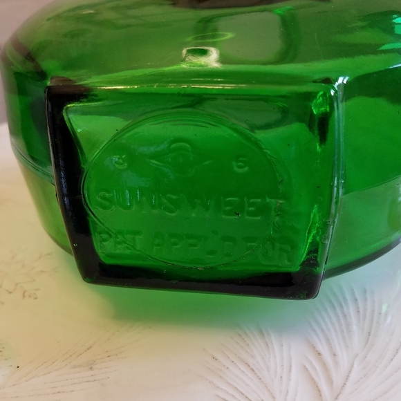 Vintage  Sunsweet Green Depression Glass Bottle - Picture 6 of 10